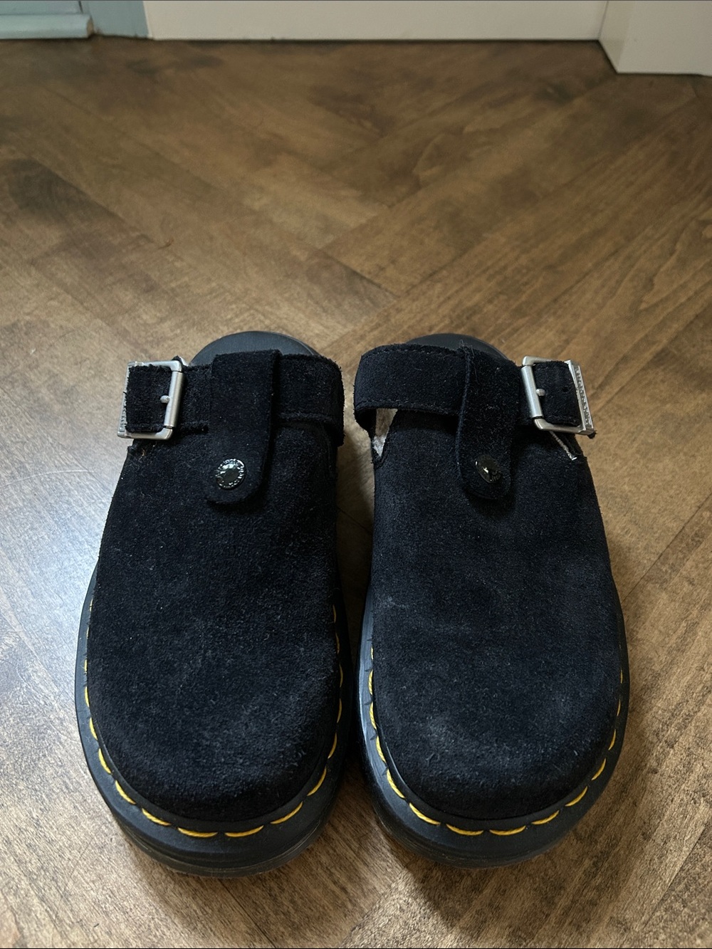 Dr martens suede clog